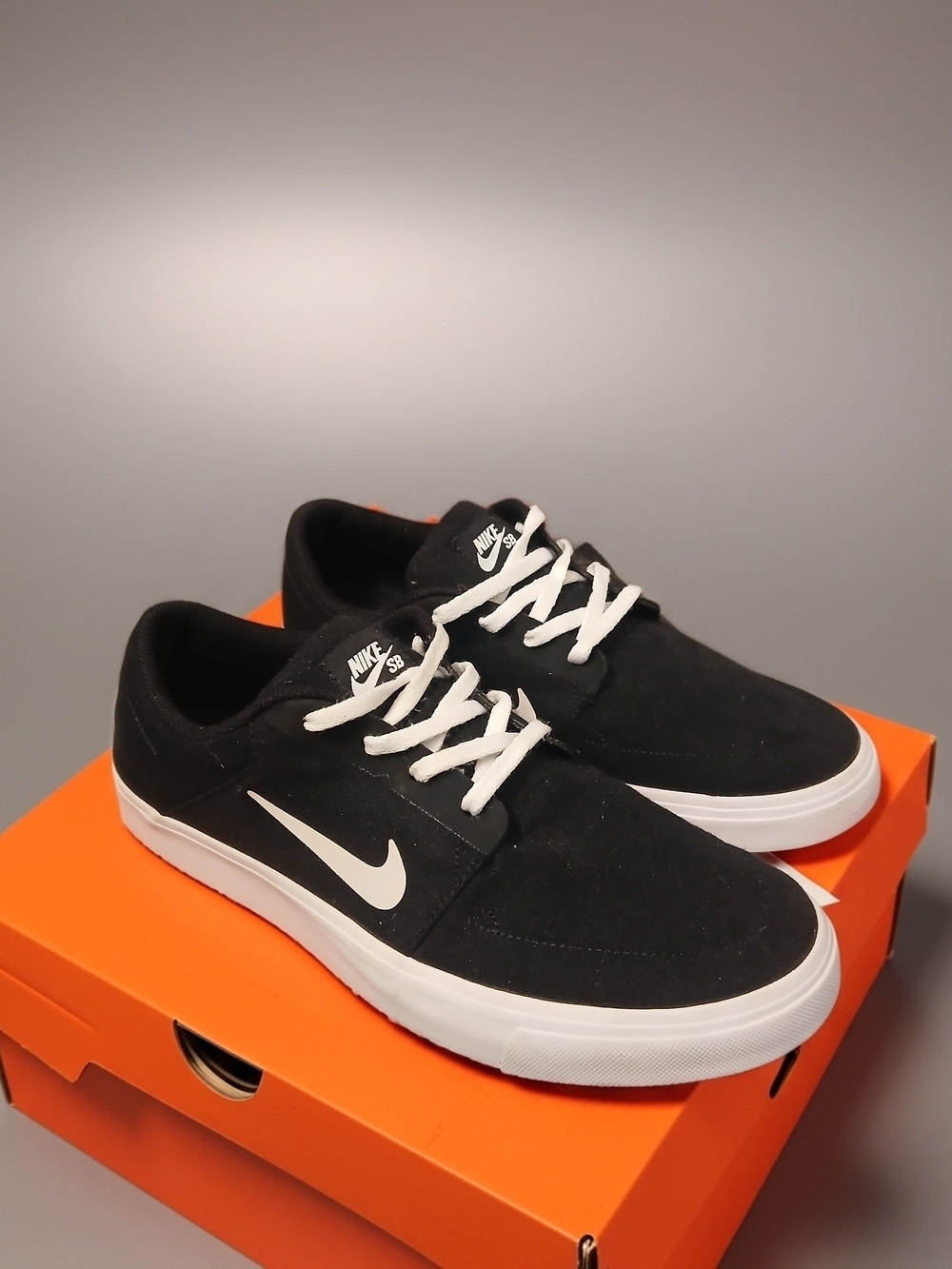 Classic Lowtop Mens Nike SB Portmore II Solarsoft Skate Shoes